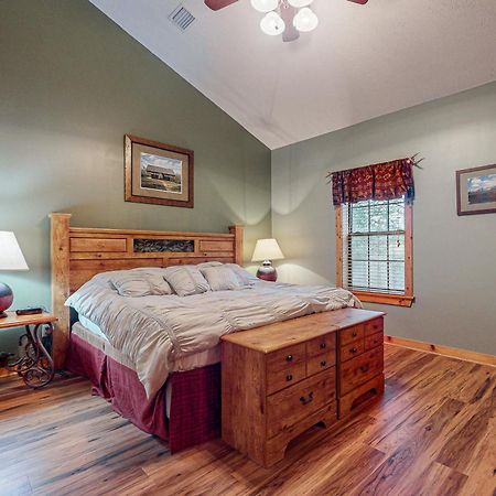 Cozy Cub Cabin Гетлинбург Екстериор снимка