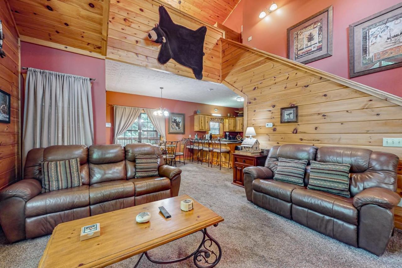 Cozy Cub Cabin Гетлинбург Екстериор снимка
