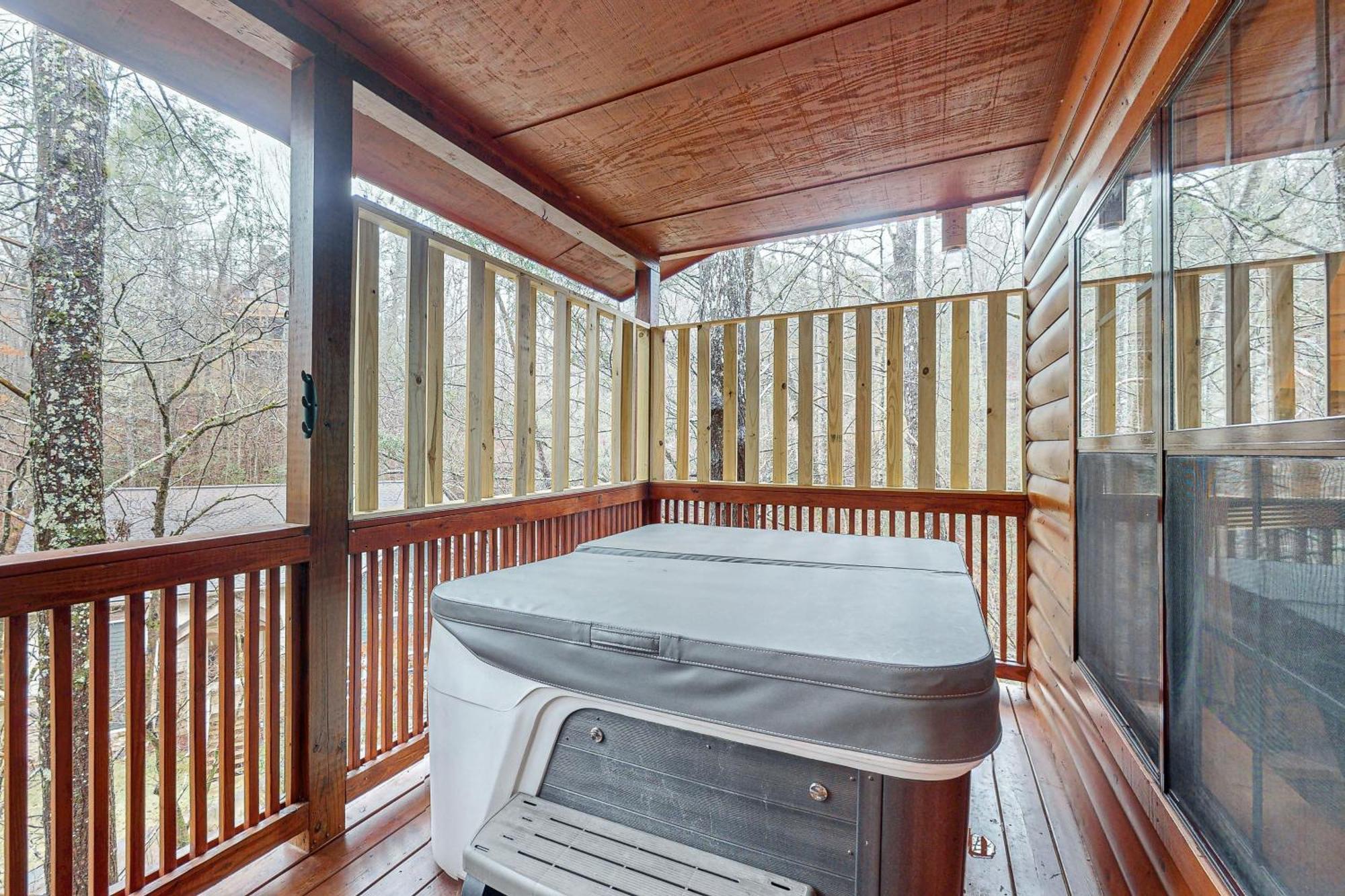Cozy Cub Cabin Гетлинбург Екстериор снимка
