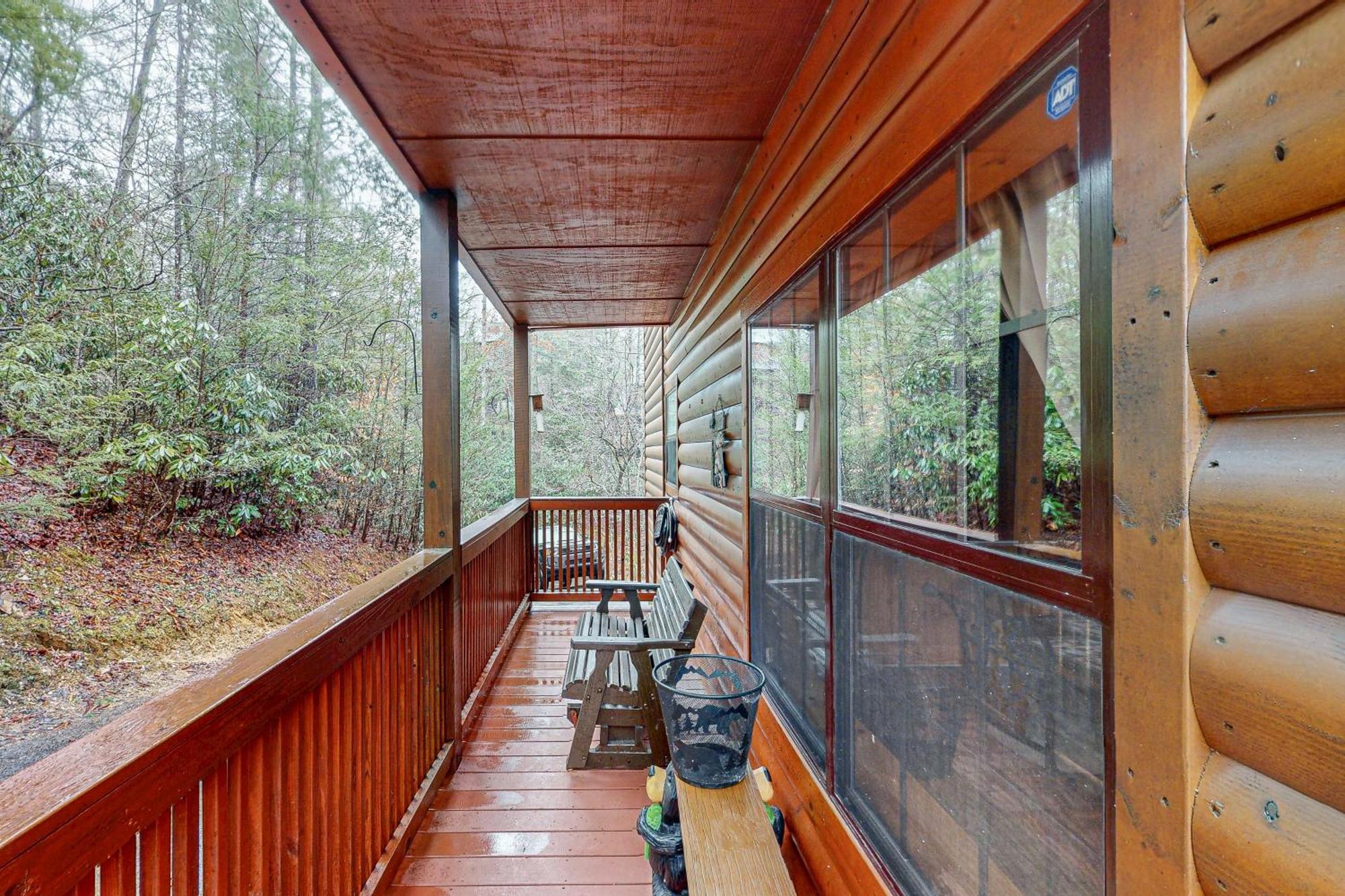 Cozy Cub Cabin Гетлинбург Екстериор снимка